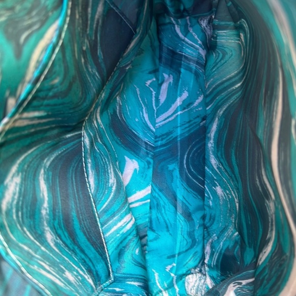 Under Armour Purse - Picture 5 of 5